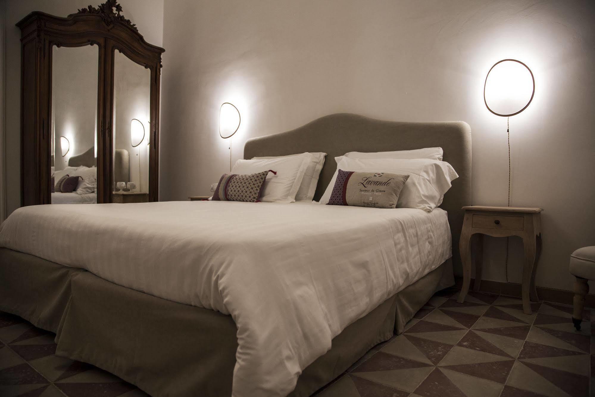 Santa Marta Suites & Apartments Лечче Екстер'єр фото